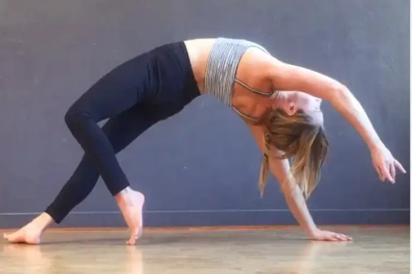 Camatkarasana